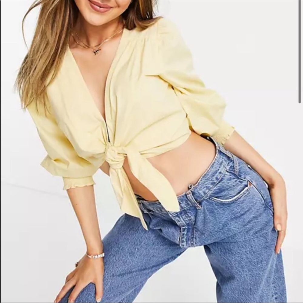 Abercrombie & Fitch Tie Front Crop Top